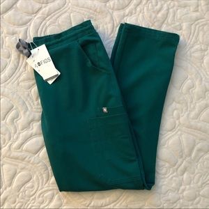Figs skinny scrub pants in the style Yola small